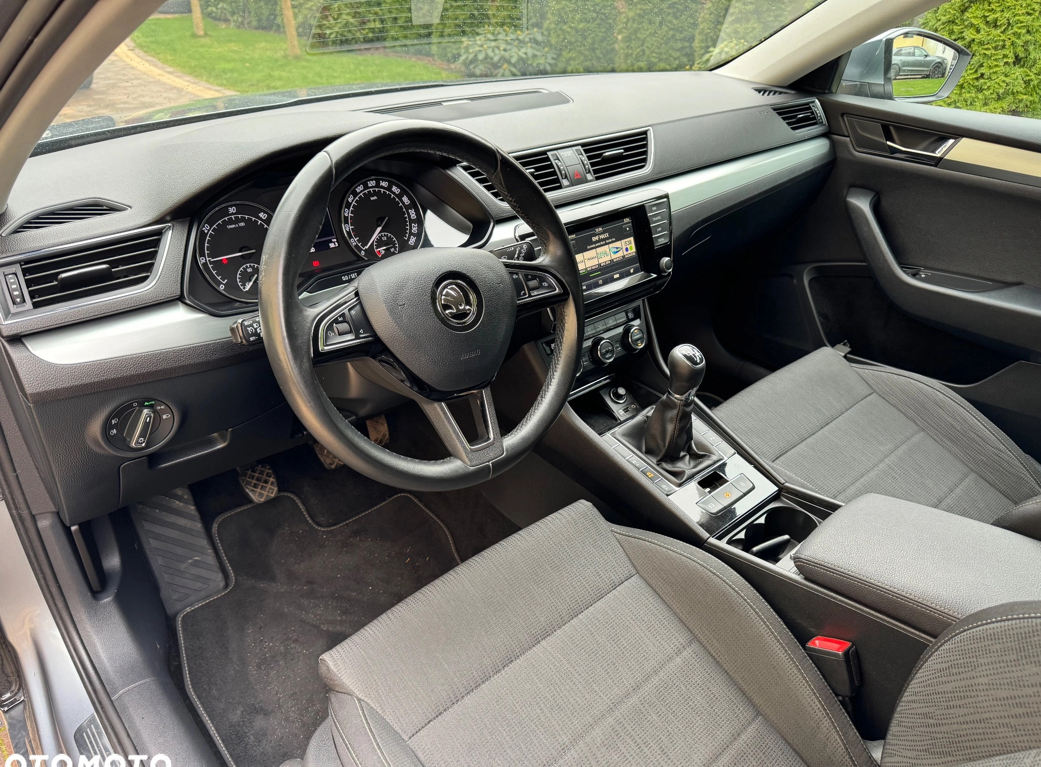 Skoda Superb cena 56900 przebieg: 216550, rok produkcji 2015 z Oleszyce małe 781